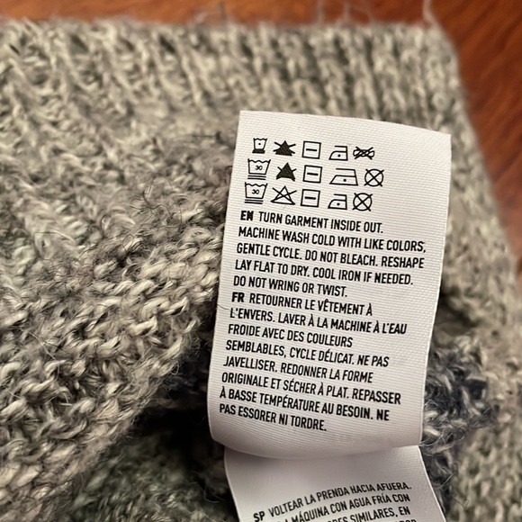 American Eagle striped turtleneck sweater Size XS women’s. - Picture 3 of 3